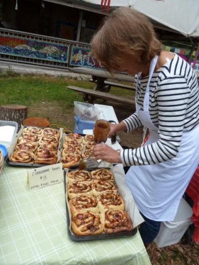 Bon's cinnamon buns at the Saturday market